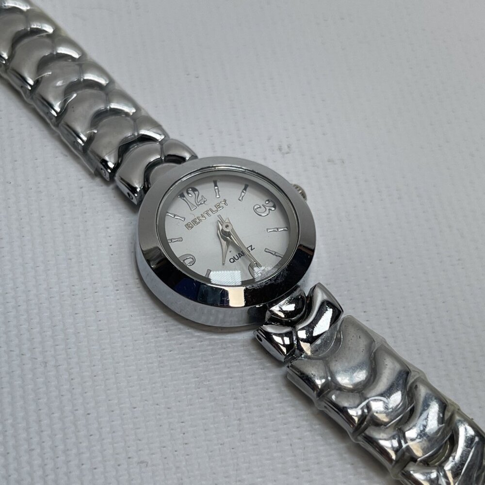 VTG Bentley Minimalist Link Bracelet Quartz Round Dial Stainless Steel Read